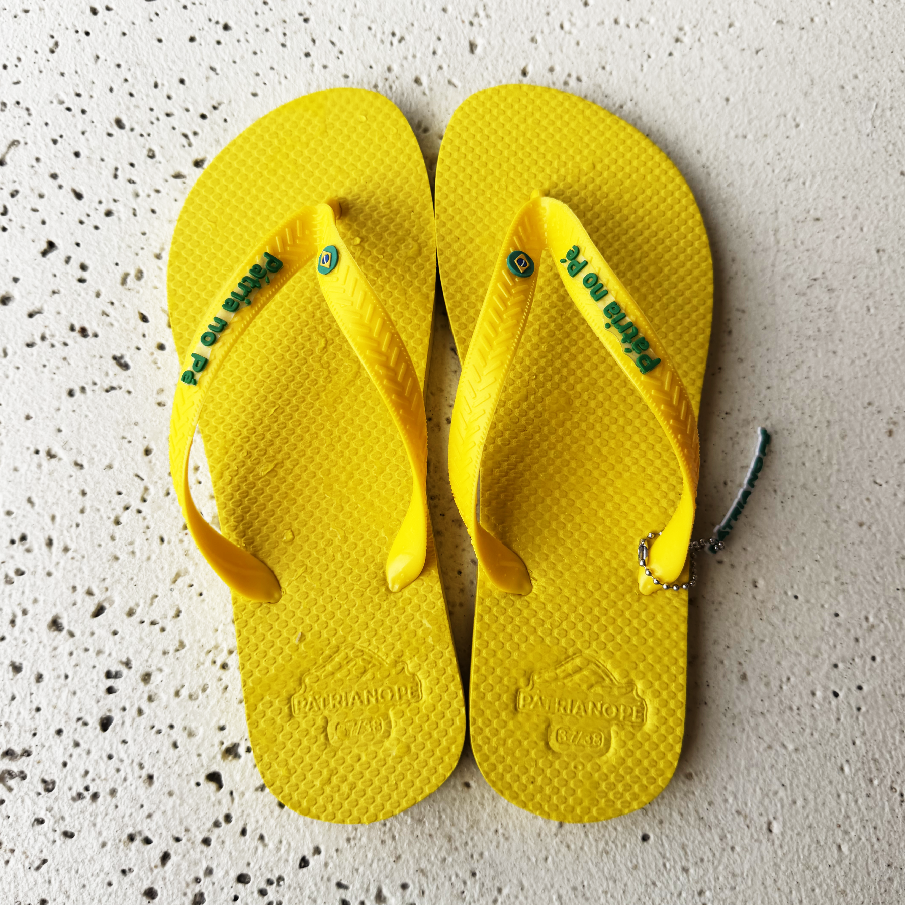 Chinelo: Canário - Premium